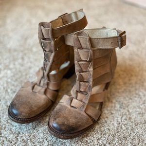 Free Bird Stone Boots Size 6